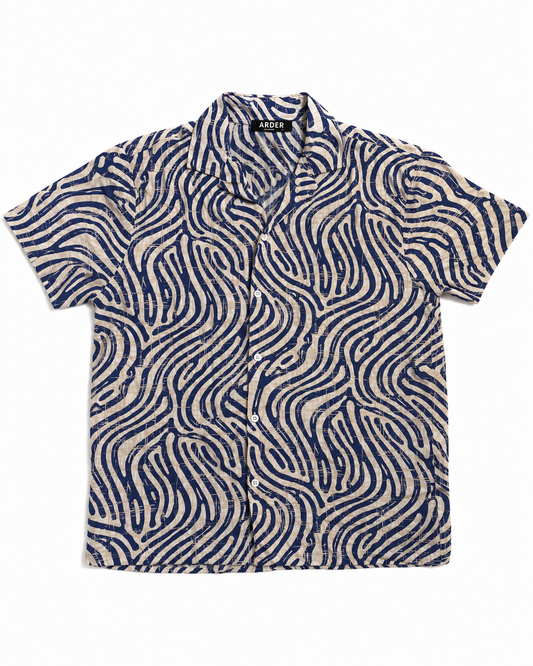 Camisa Estampada Hombre Beige y Azul | Camisa Manga Corta Premium | Arder República Dominicana