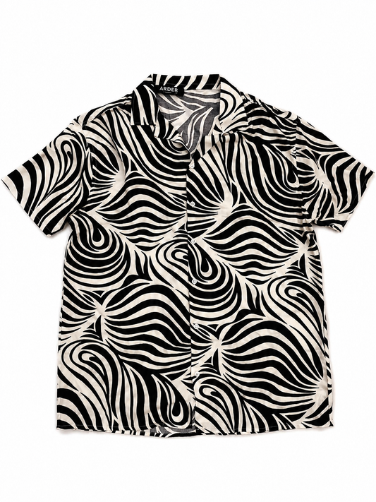 Camisa Estampada Blanca y Negra para Hombre | Manga Corta | Arder RD