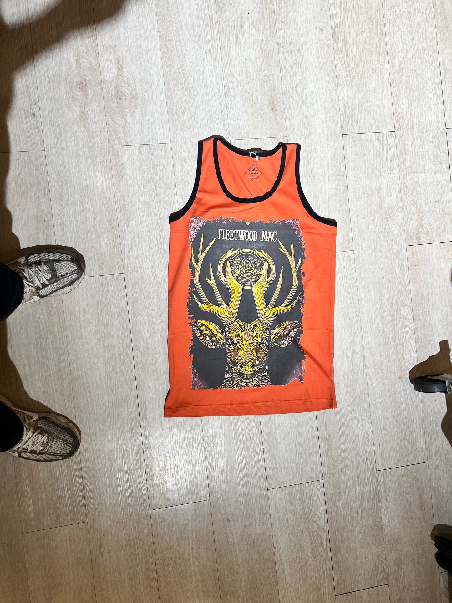 Franela Hombre Naranja Fleetwood Mac Estampado Ciervo – Tank Top Streetwear
