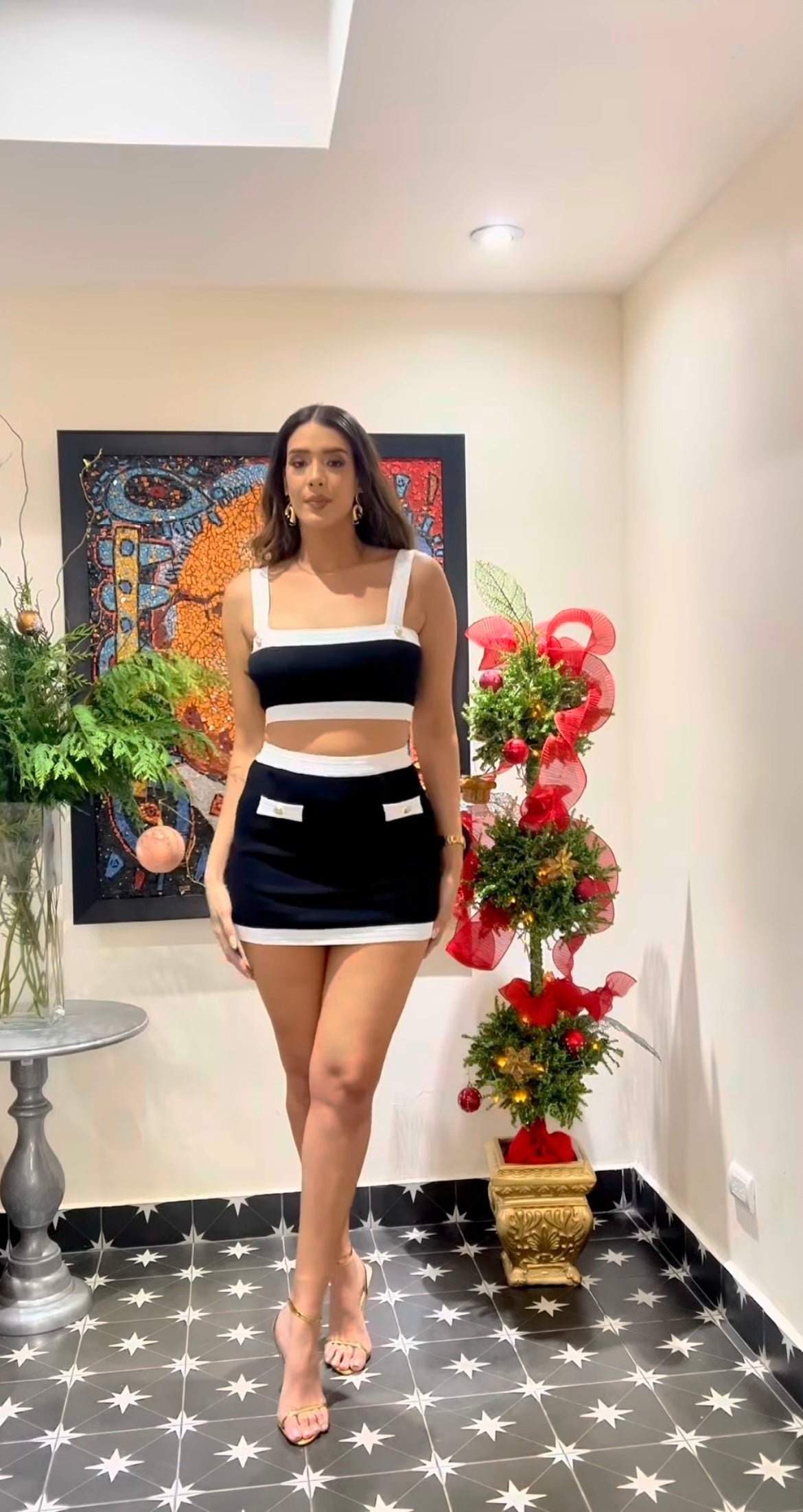 CONJUNTO NEGRO CON BLANCO