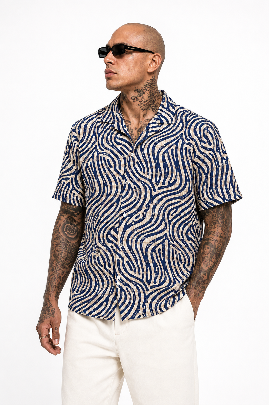 Camisa Estampada Hombre Beige y Azul | Camisa Manga Corta Premium | Arder República Dominicana