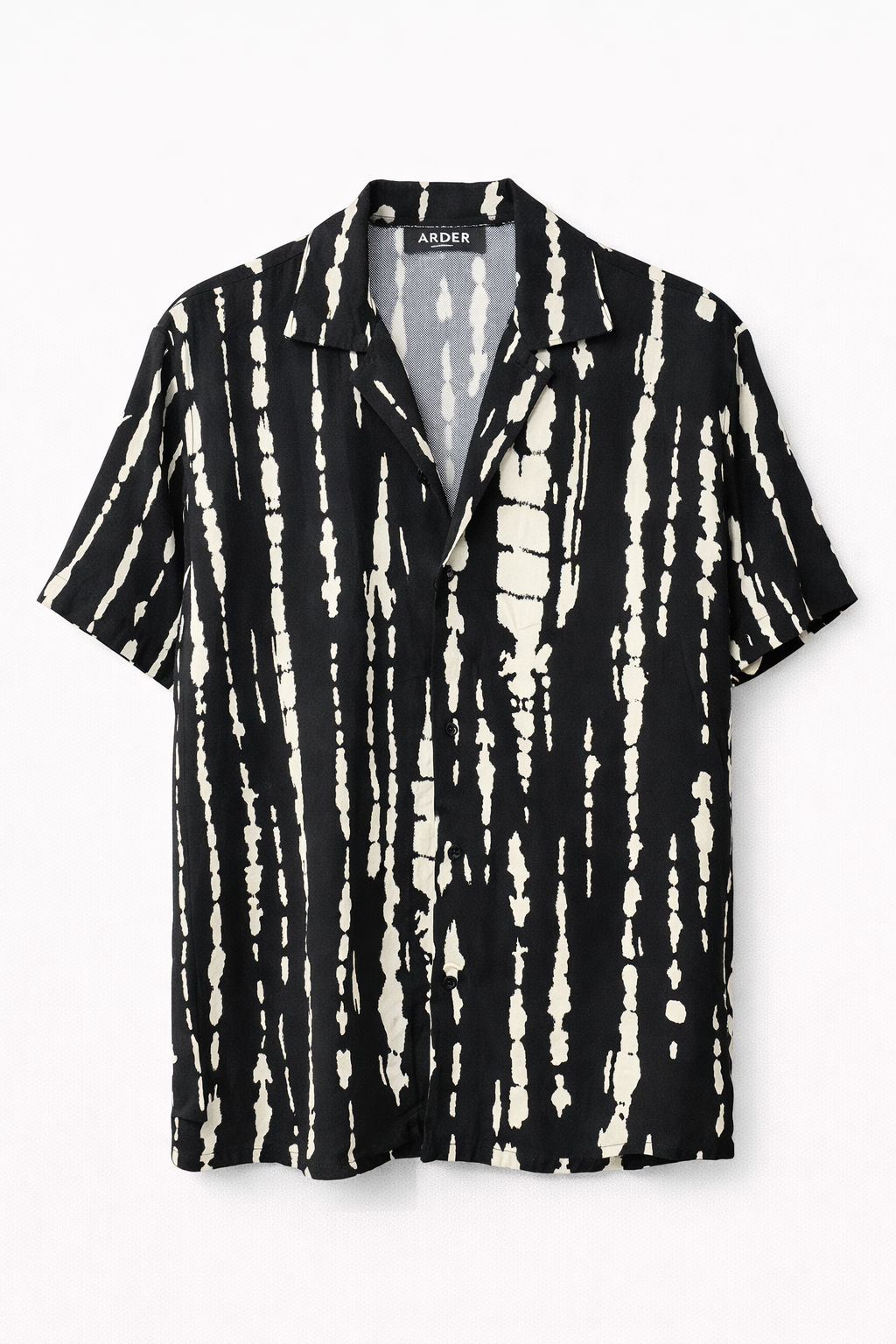 Camisa crema y negra arder