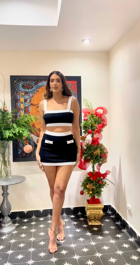 CONJUNTO NEGRO CON BLANCO