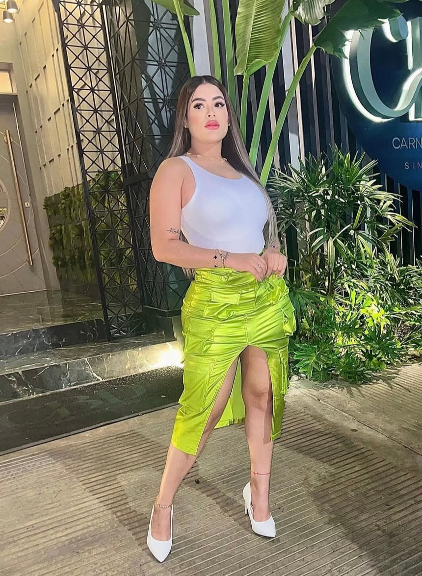 FALDA VERDE CON ABIERTO ALANTE